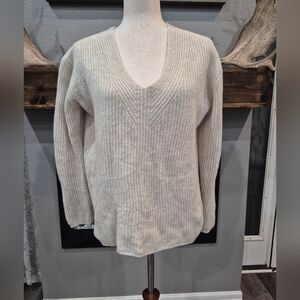 Madewelle Sweater Size Medium, 100% Wool Cozy Cream V-Neck Sweater